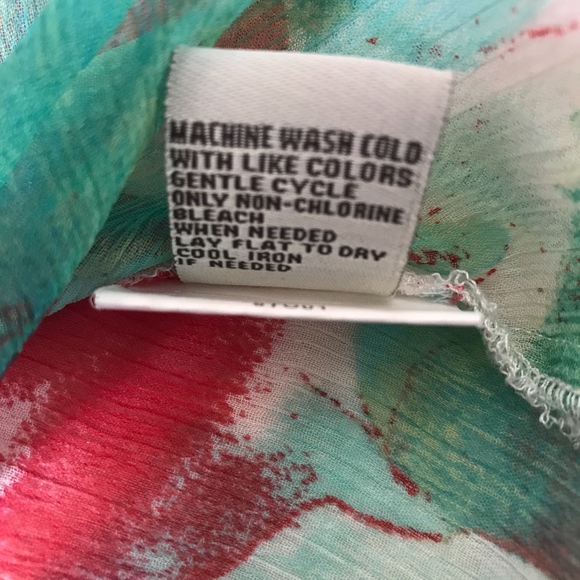 Fever Floral Watercolor Sleeveless Collared Shirt - Picture 4 of 6